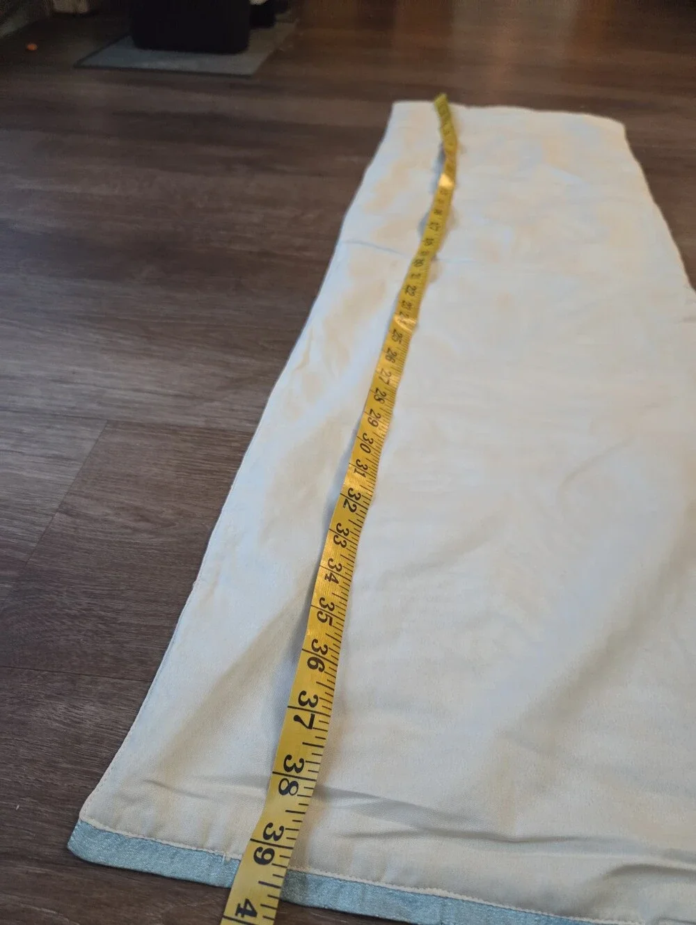 Pier 1 Imports Table Runner Beaded Peacock Feather Biege/Cream with Blue